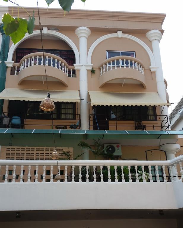 Indogee Apartments Pattaya Exterior photo