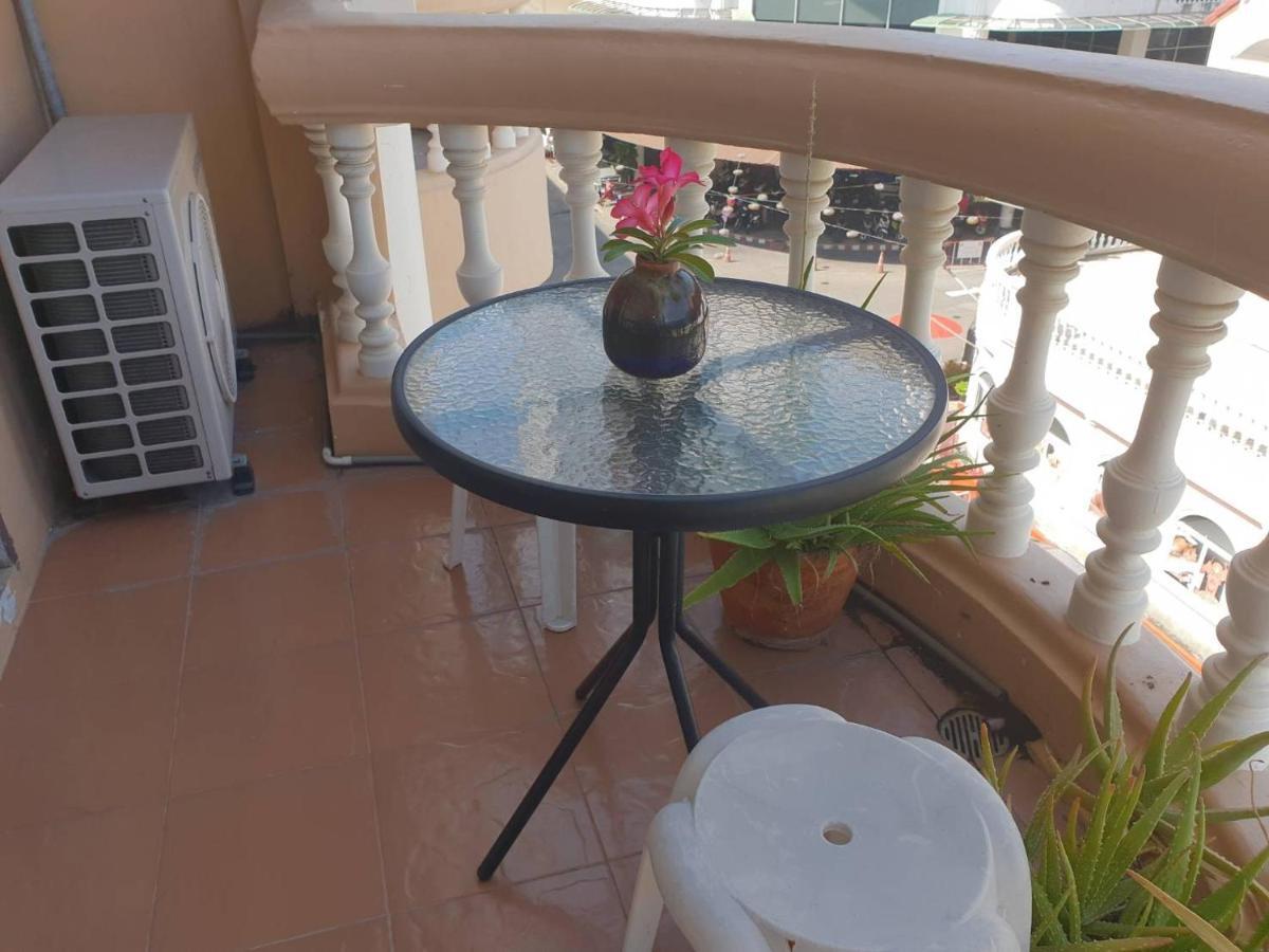 Indogee Apartments Pattaya Exterior photo